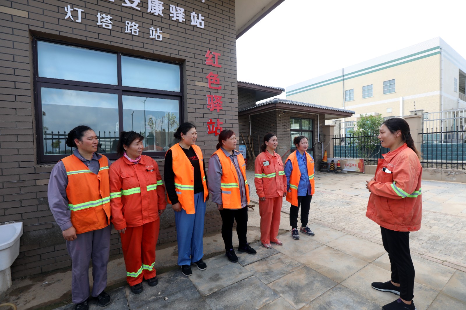 徐圩投資公司工會(huì)“五紅”教育樹牢職工“三愛(ài)”職業(yè)觀5